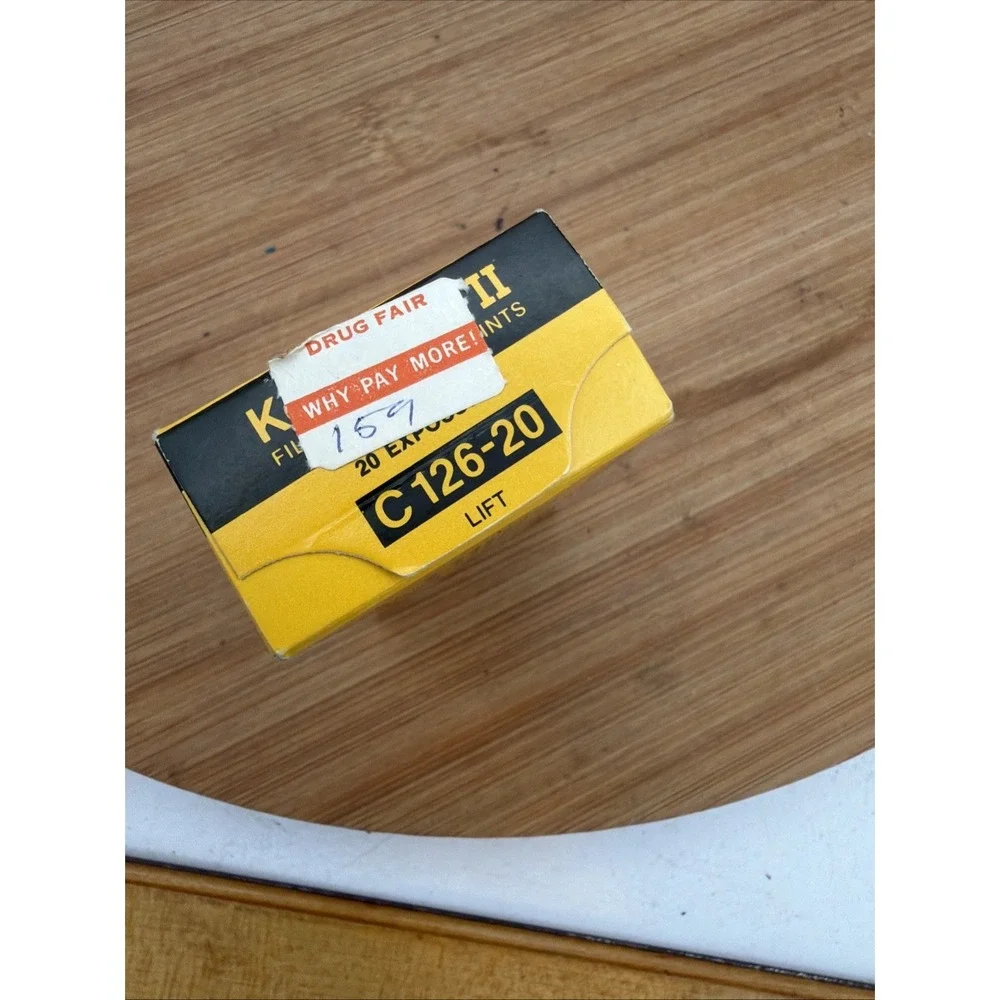 Kodacolor 2 126-20 Color Negative Film Exp 3/1976‎